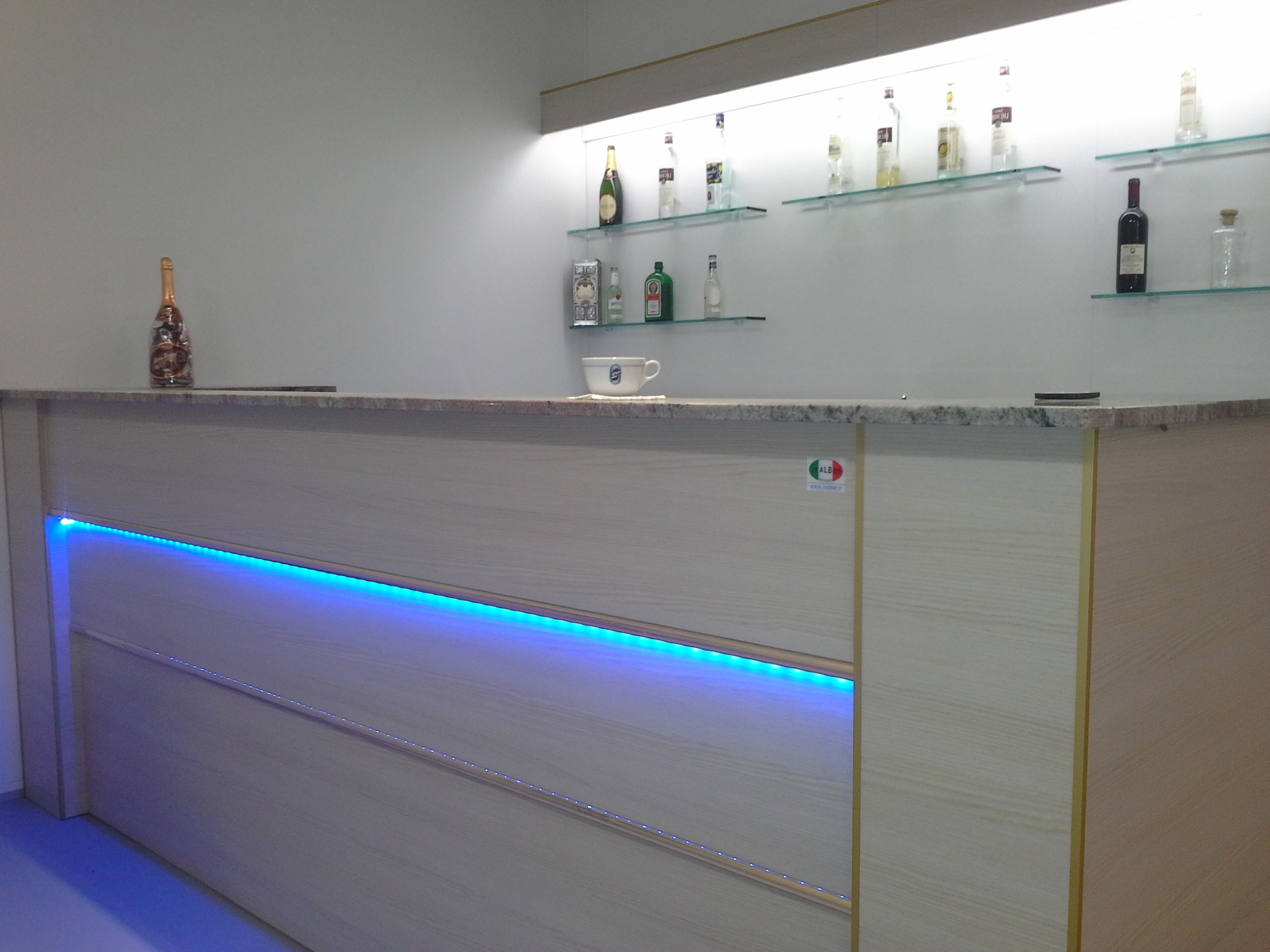 Banchi Bar, Produttori Banchi Bar Grezzi e Rivestiti, Banco Bar in ... Banchi Bar, Produttori Banchi Bar Grezzi e Rivestiti, Banco Bar in ...